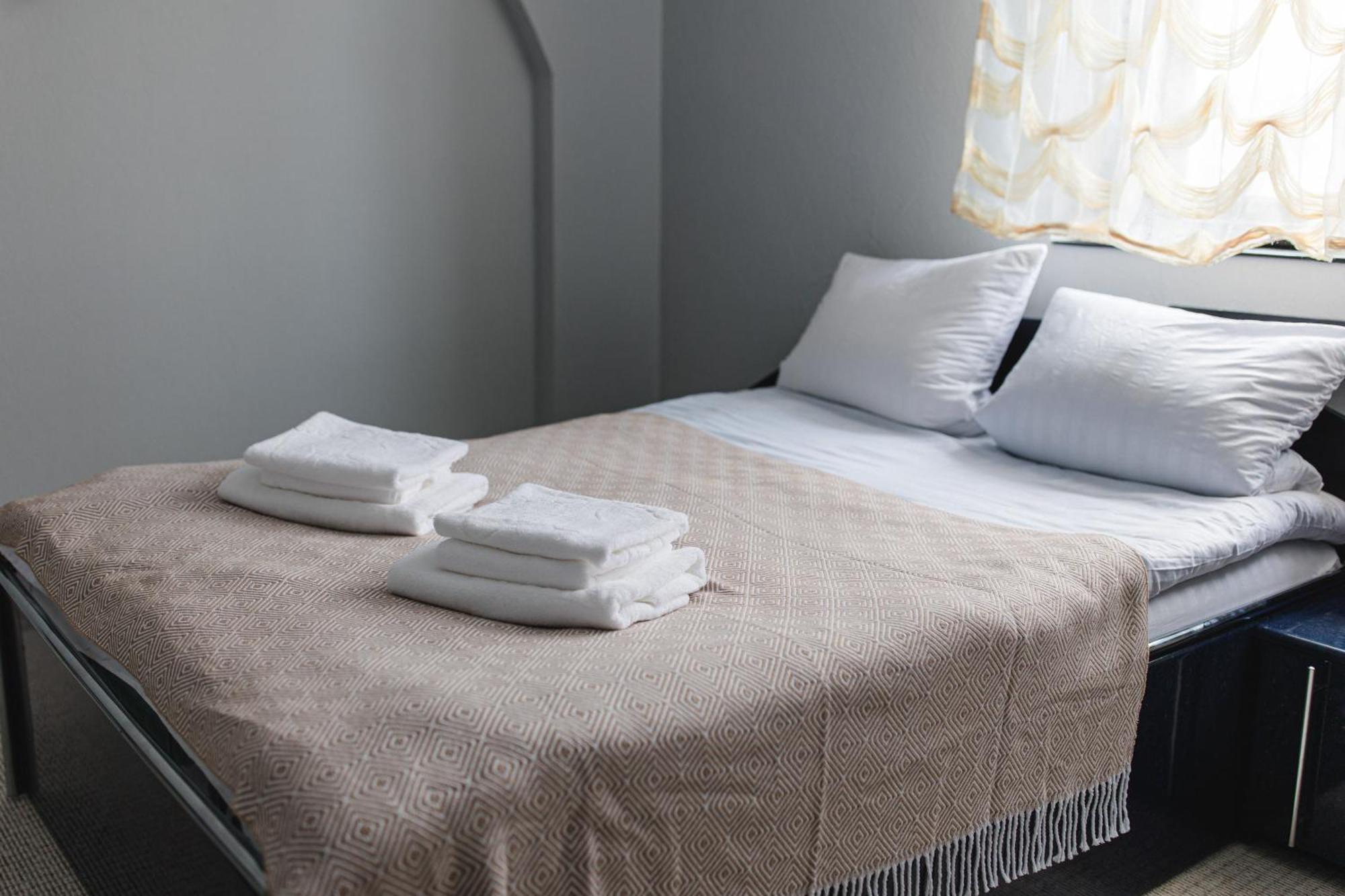 Kolyba Opryshkiv Hotell Nizhneye Selishche Rum bild
