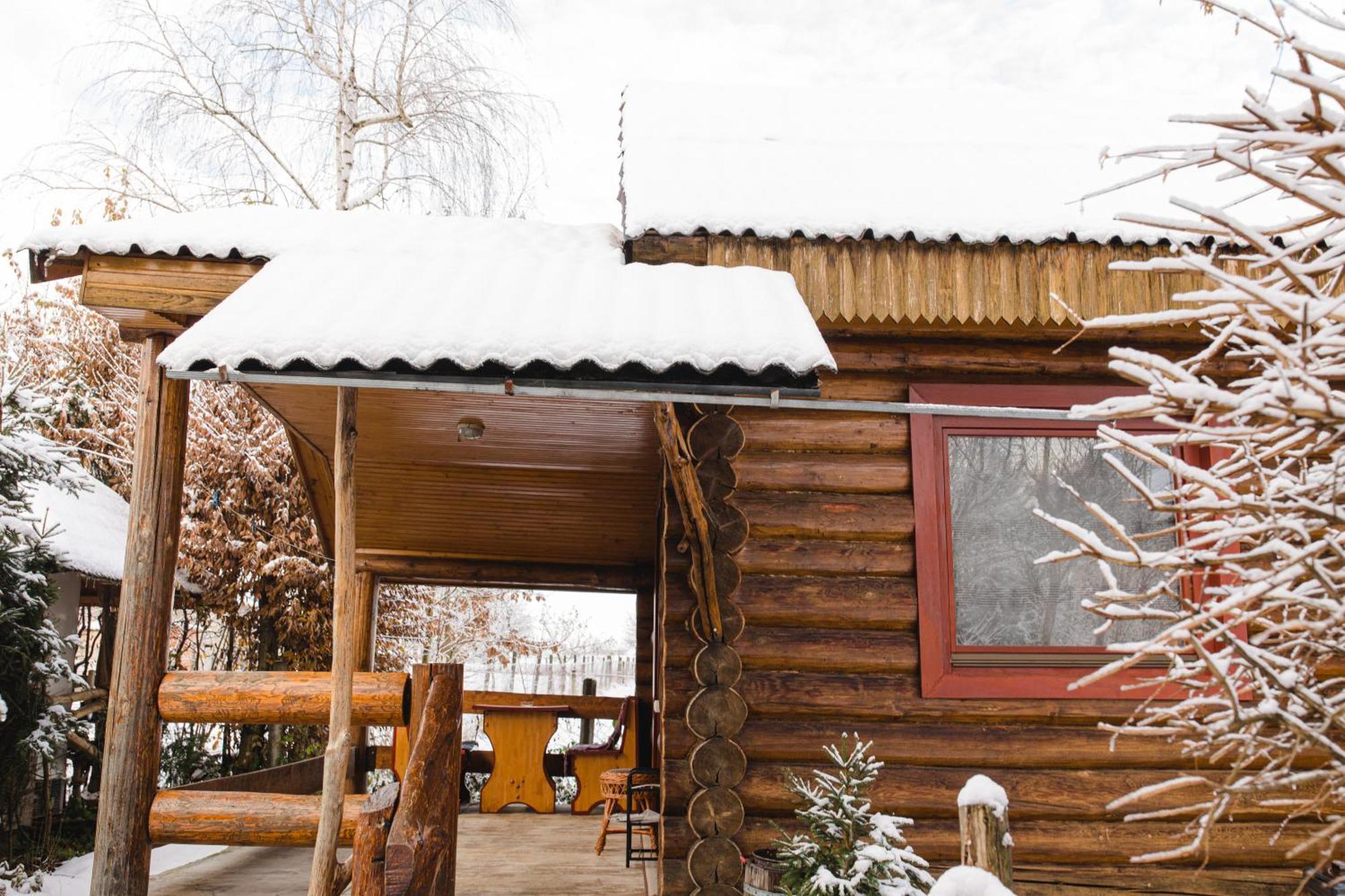 Kolyba Opryshkiv Hotell Nizhneye Selishche Rum bild